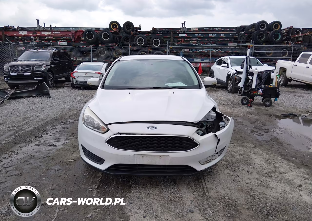 2017 Ford Focus Se VIN:1FADP3F21HL322119 - 6