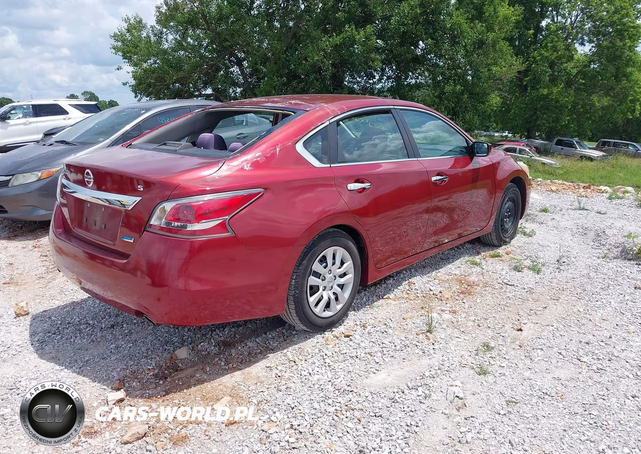 2014 Nissan Altima 2.5 S VIN:1N4AL3AP7EN243930 - 4