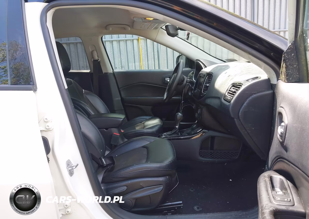 2021 Jeep Compass Altitude 4X4 VIN:3C4NJDBB8MT586433 - 5