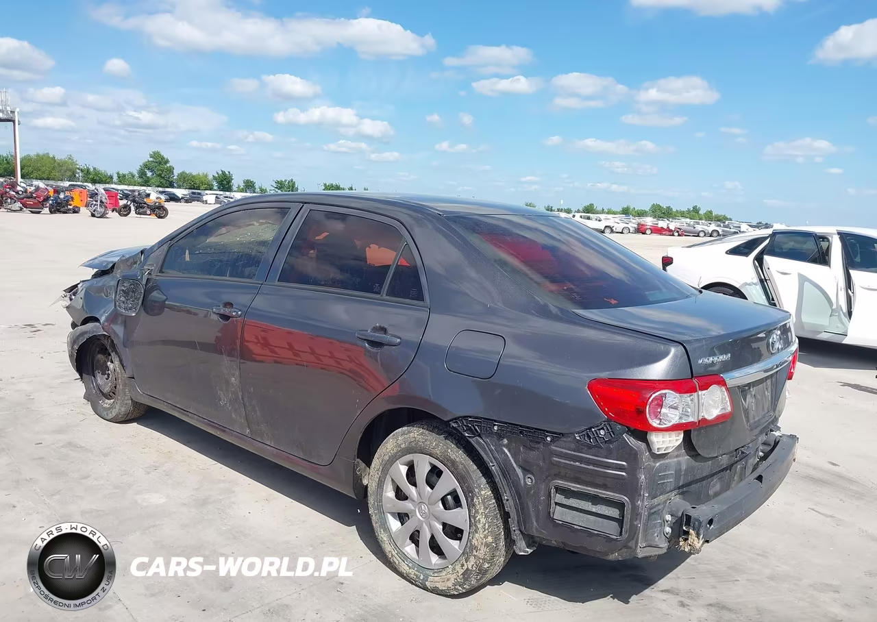 2013 Toyota Corolla L VIN:JTDBU4EEXDJ120526 - 3