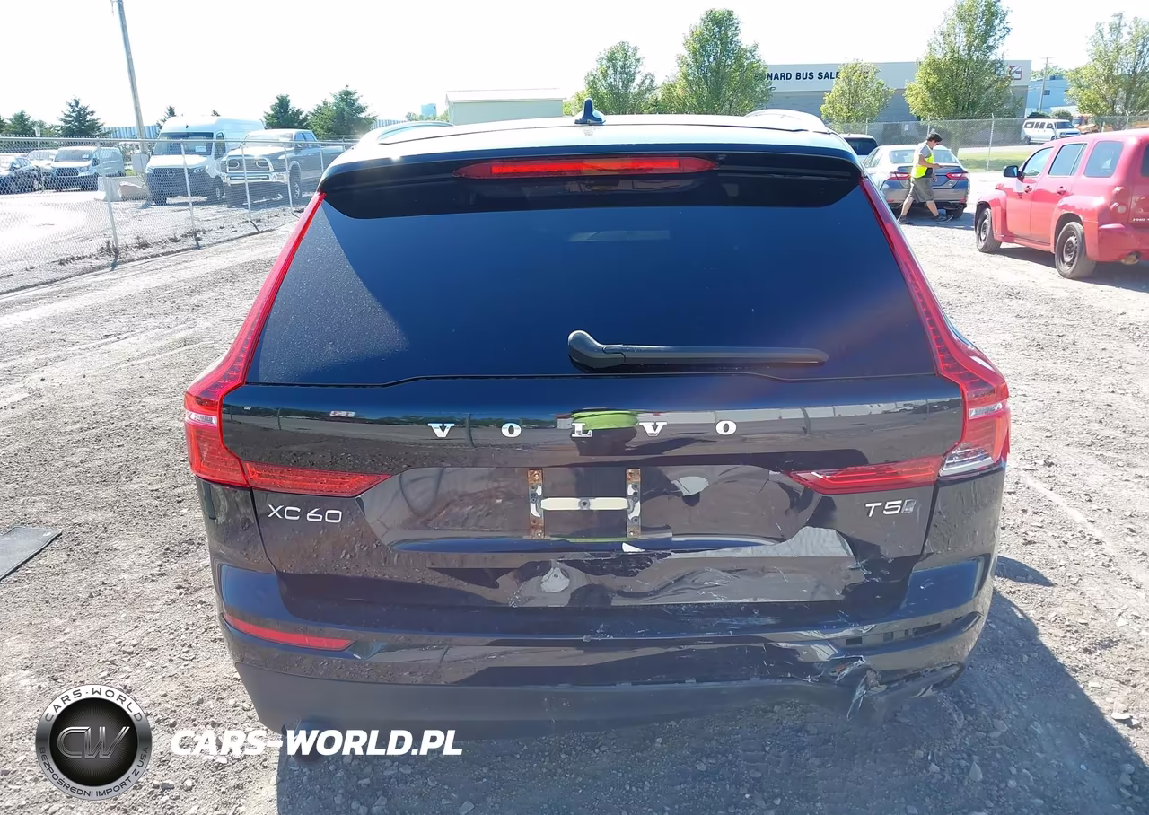 2019 Volvo Xc60 T5 Momentum VIN:LYV102RK5KB196981 - 16
