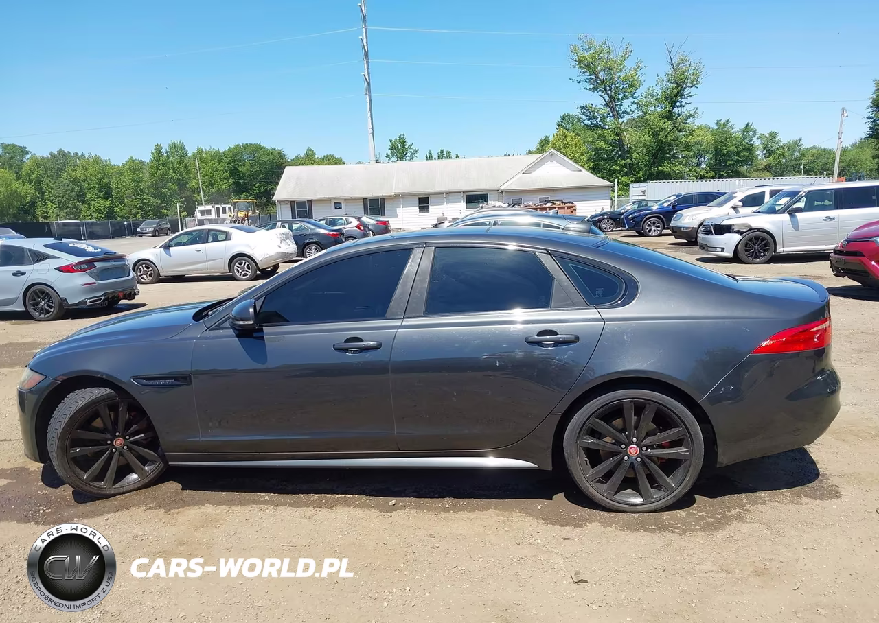2017 Jaguar Xf S VIN:SAJBG4BV7HCY44844 - 14