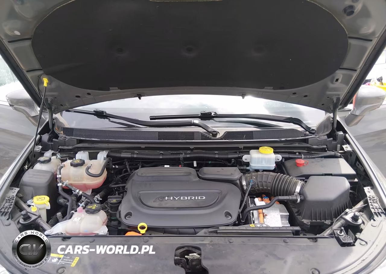 2021 Chrysler Pacifica Hybrid Touring L VIN:2C4RC1L7XMR599479 - 10
