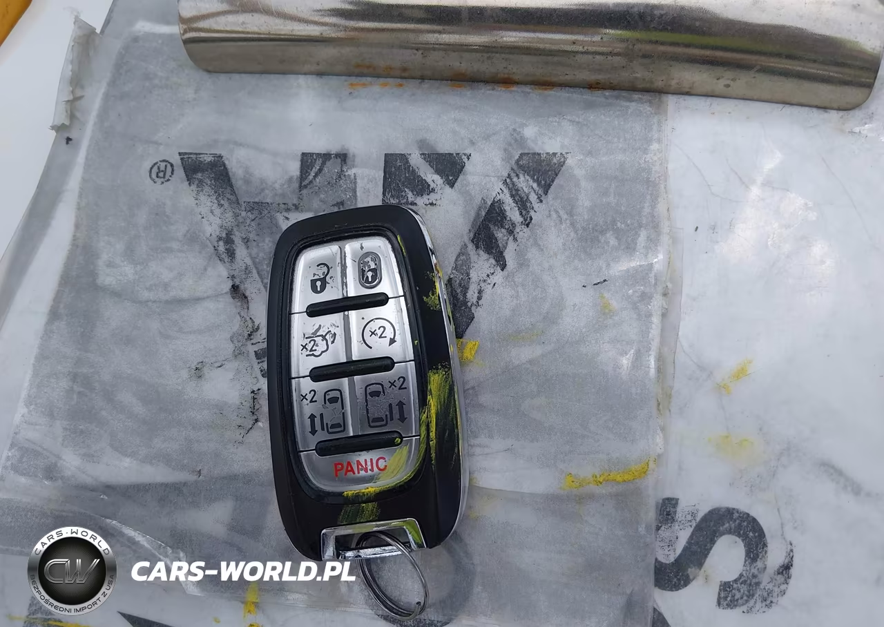 2021 Chrysler Pacifica Hybrid Touring L VIN:2C4RC1L7XMR599479 - 11