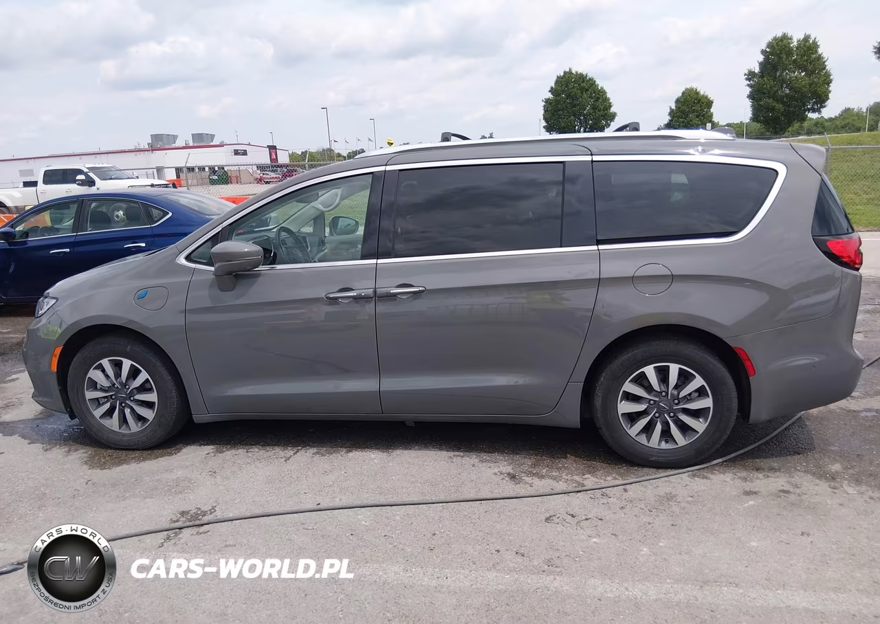 2021 Chrysler Pacifica Hybrid Touring L VIN:2C4RC1L7XMR599479 - 14