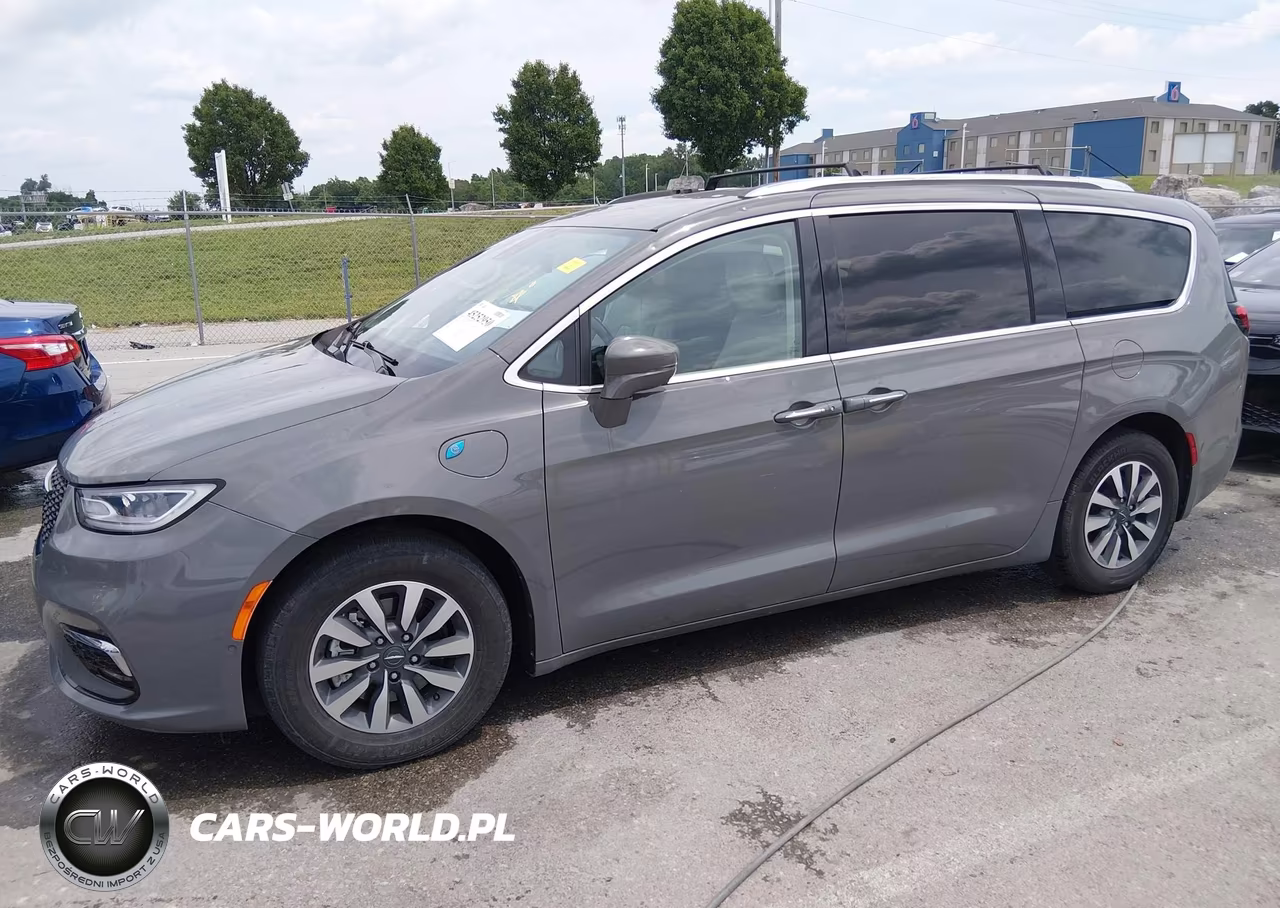 2021 Chrysler Pacifica Hybrid Touring L VIN:2C4RC1L7XMR599479 - 19