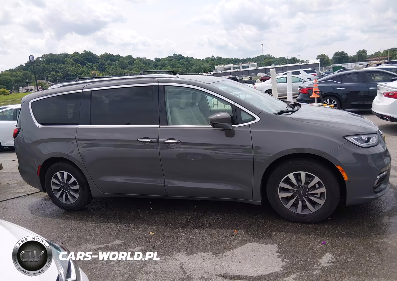 2021 Chrysler Pacifica Hybrid Touring L VIN:2C4RC1L7XMR599479 - 20