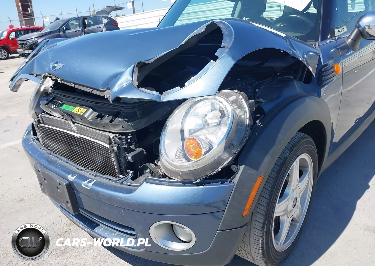 2010 Mini Cooper Clubman VIN:WMWML3C52ATX51535 - 6