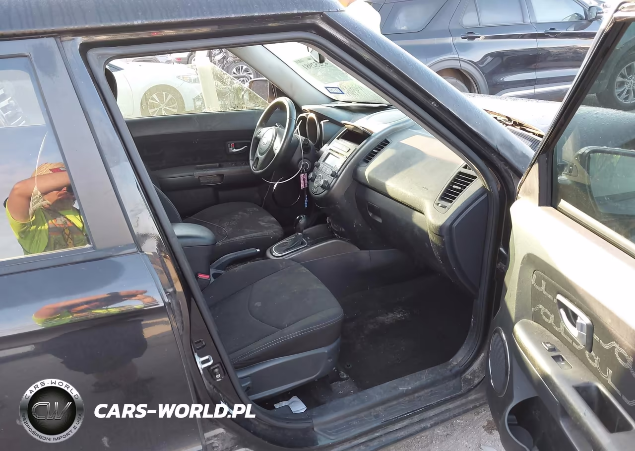 2012 Kia Soul + VIN:KNDJT2A65C7747096 - 5