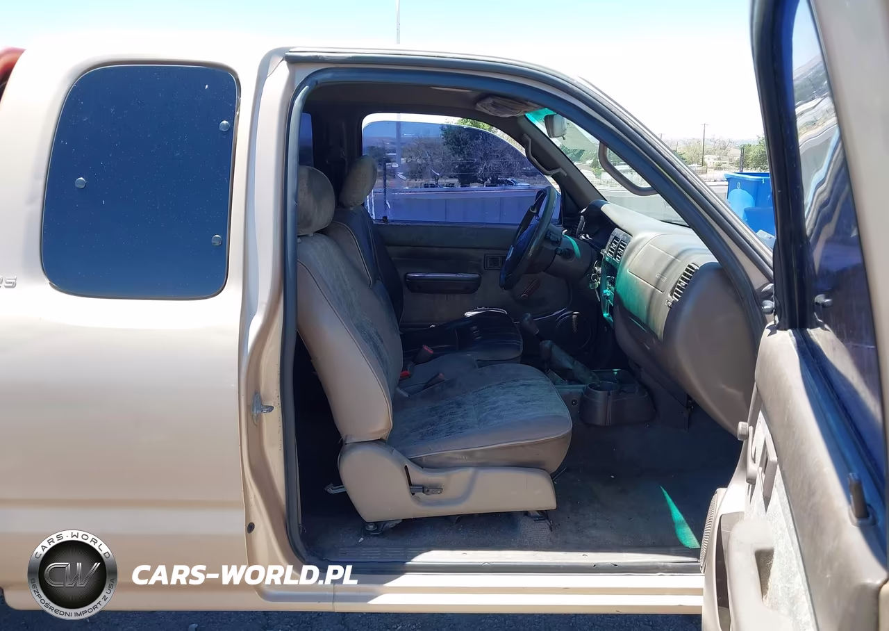 2000 Toyota Tacoma VIN:5TEWM72N2YZ692029 - 5