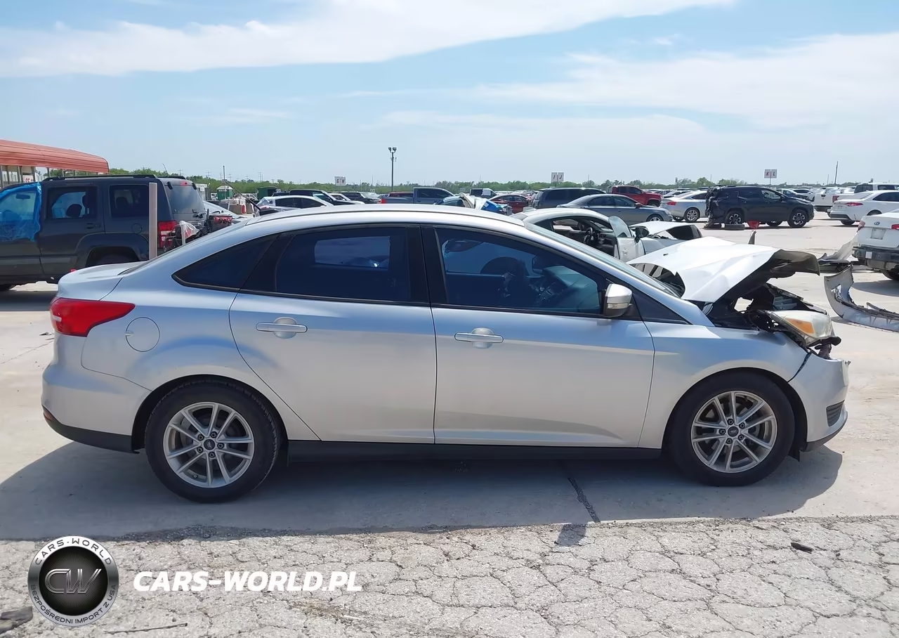2017 Ford Focus Se VIN:1FADP3F2XHL214131 - 13