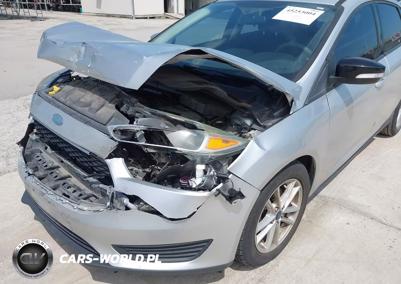 2017 Ford Focus Se VIN:1FADP3F2XHL214131 - 6