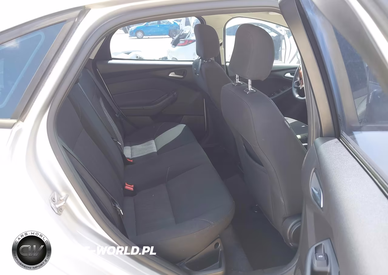 2017 Ford Focus Se VIN:1FADP3F2XHL214131 - 8
