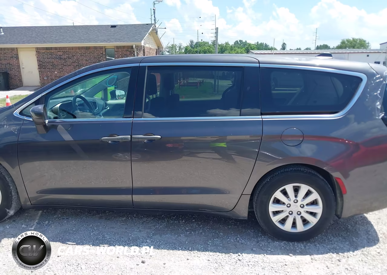 2021 Chrysler Voyager L VIN:2C4RC1AG9MR562345 - 14
