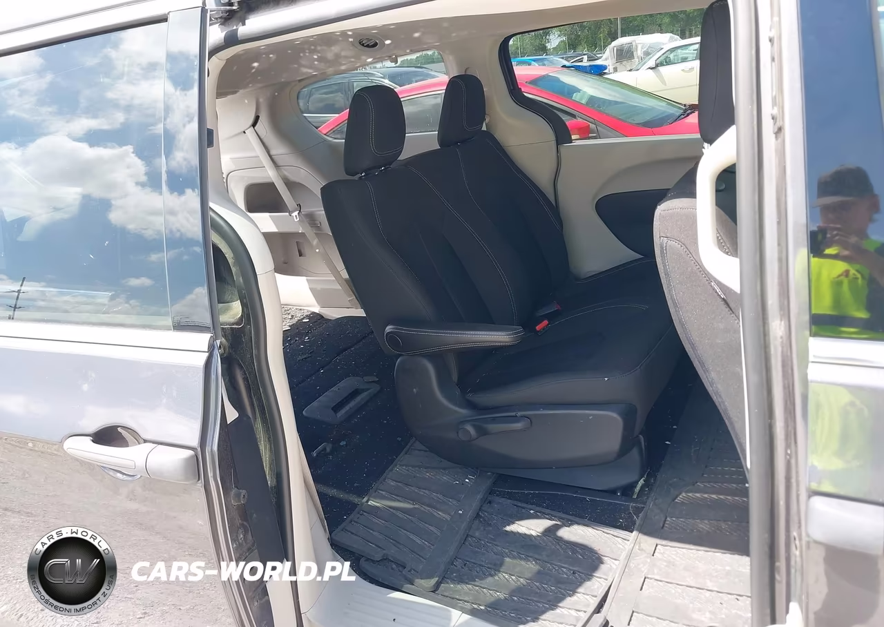 2021 Chrysler Voyager L VIN:2C4RC1AG9MR562345 - 8