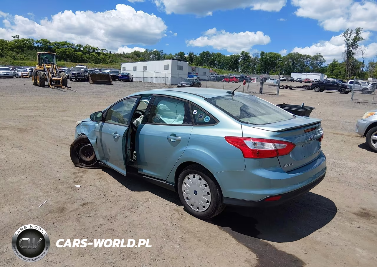 2012 Ford Focus Se VIN:1FAHP3F25CL229534 - 3