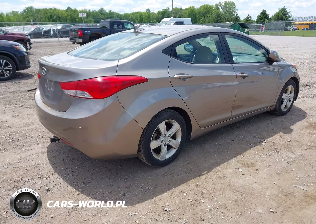 2011 Hyundai Elantra Gls VIN:5NPDH4AE6BH001087 - 4