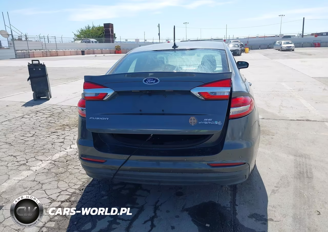 2019 Ford Fusion Hybrid Se VIN:3FA6P0LU2KR261594 - 16