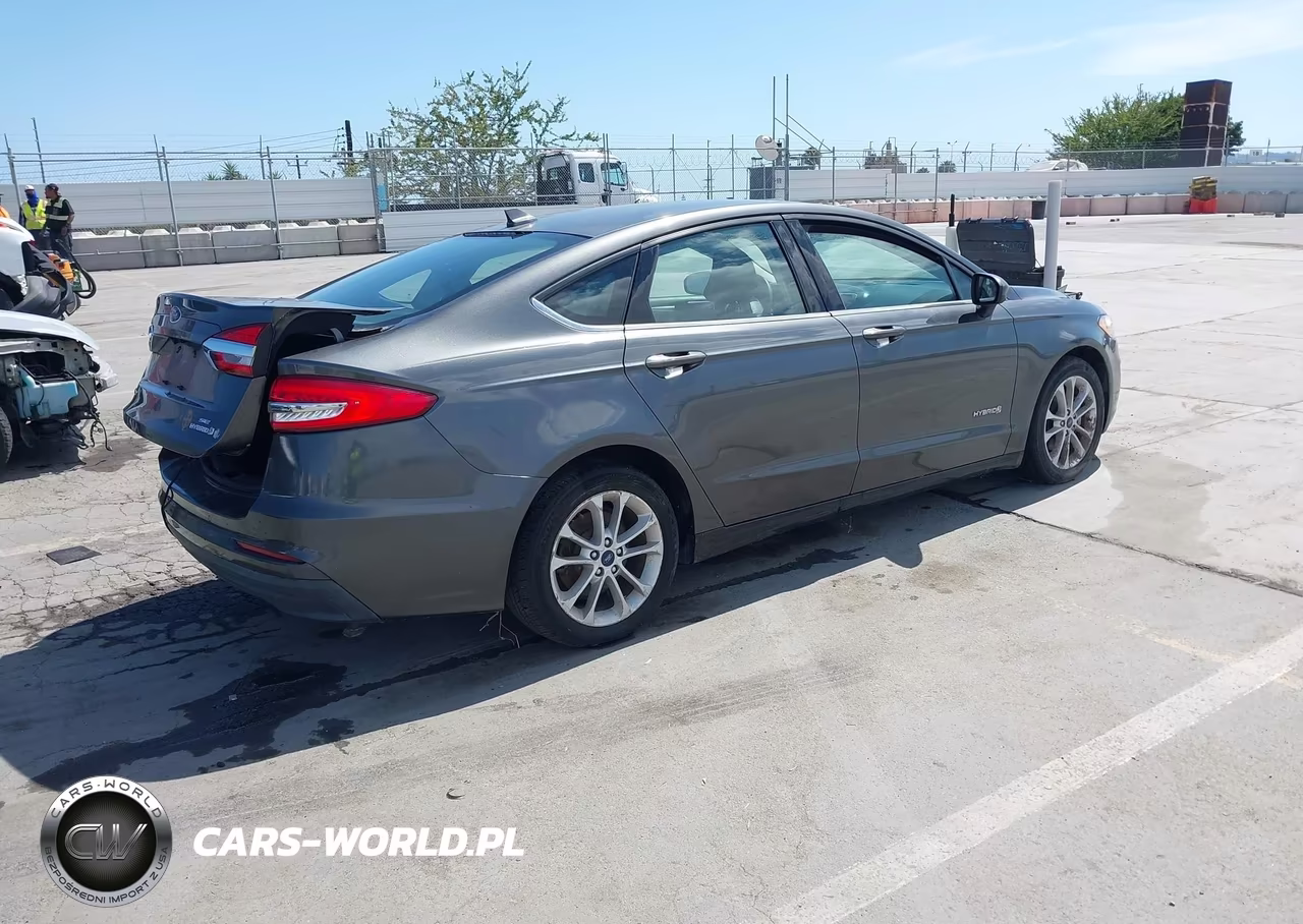 2019 Ford Fusion Hybrid Se VIN:3FA6P0LU2KR261594 - 4