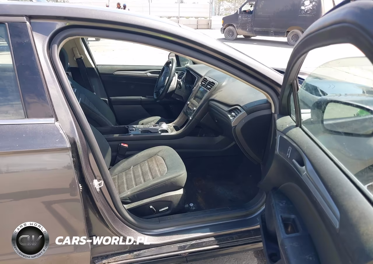 2019 Ford Fusion Hybrid Se VIN:3FA6P0LU2KR261594 - 5
