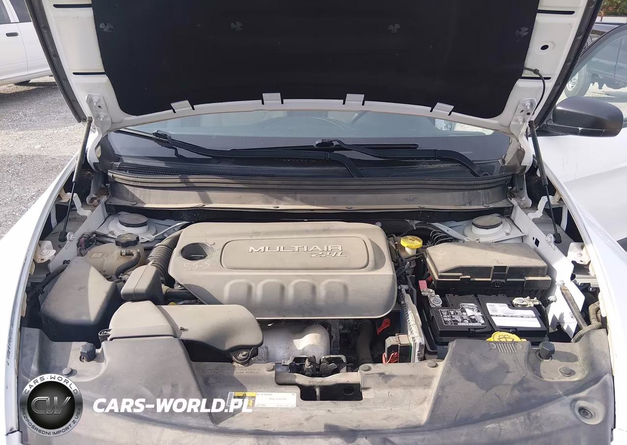 2016 Jeep Cherokee Sport VIN:1C4PJMAB1GW313925 - 10