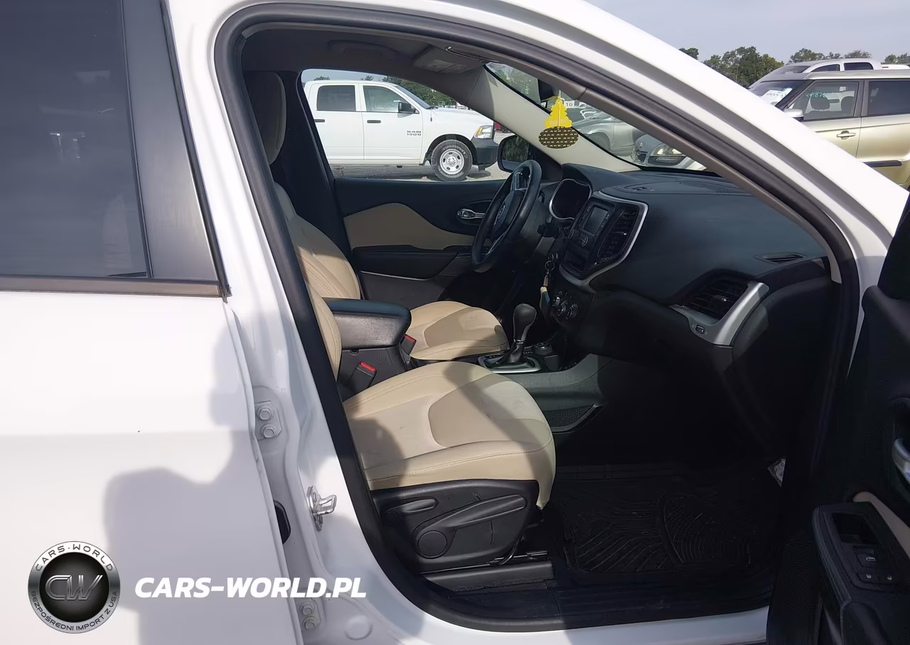 2016 Jeep Cherokee Sport VIN:1C4PJMAB1GW313925 - 5