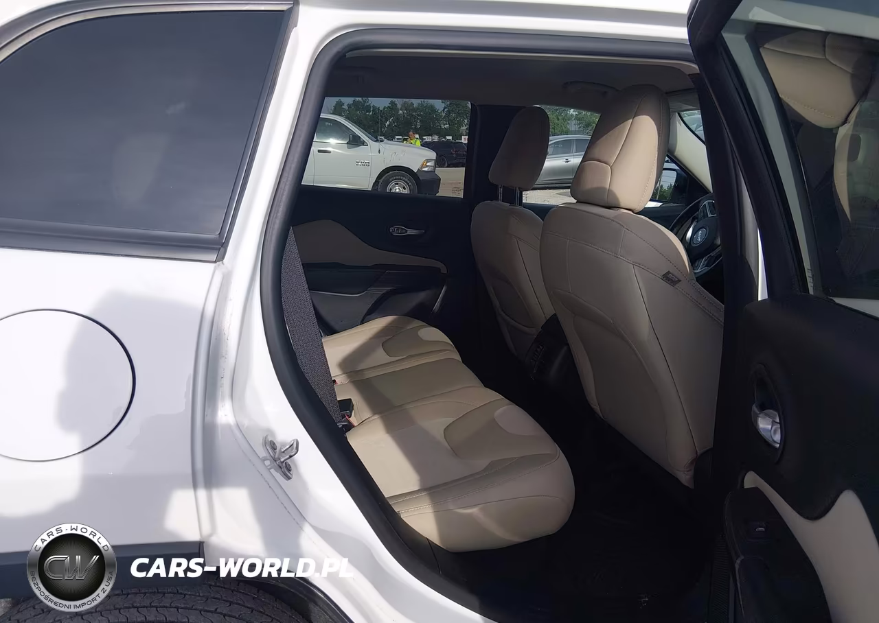 2016 Jeep Cherokee Sport VIN:1C4PJMAB1GW313925 - 8