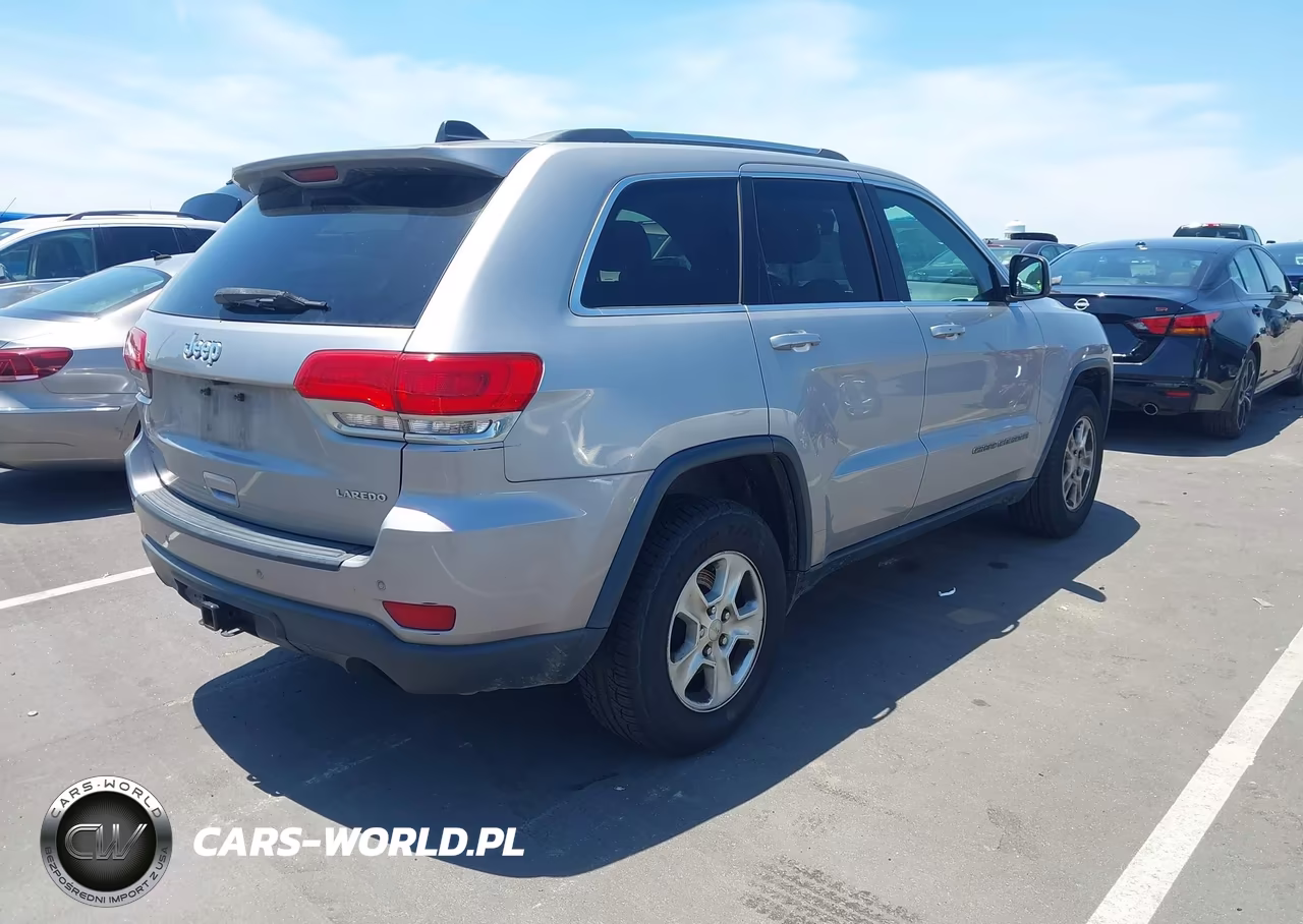 2017 Jeep Grand Cherokee Laredo 4X2 VIN:1C4RJEAG2HC868718 - 4