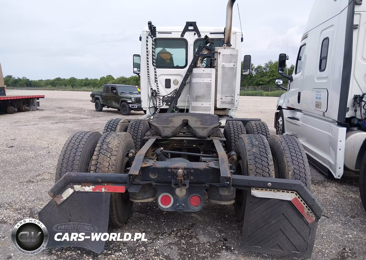 2013 Freightliner Cascadia 113 VIN:3AKJGBDV7DSFE2374 - 15