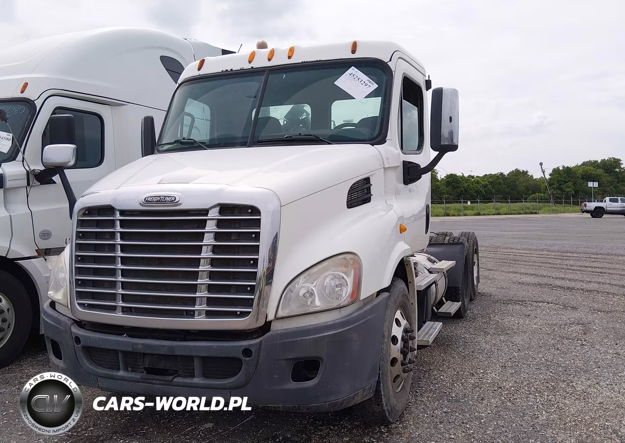 2013 Freightliner Cascadia 113 VIN:3AKJGBDV7DSFE2374 - 2
