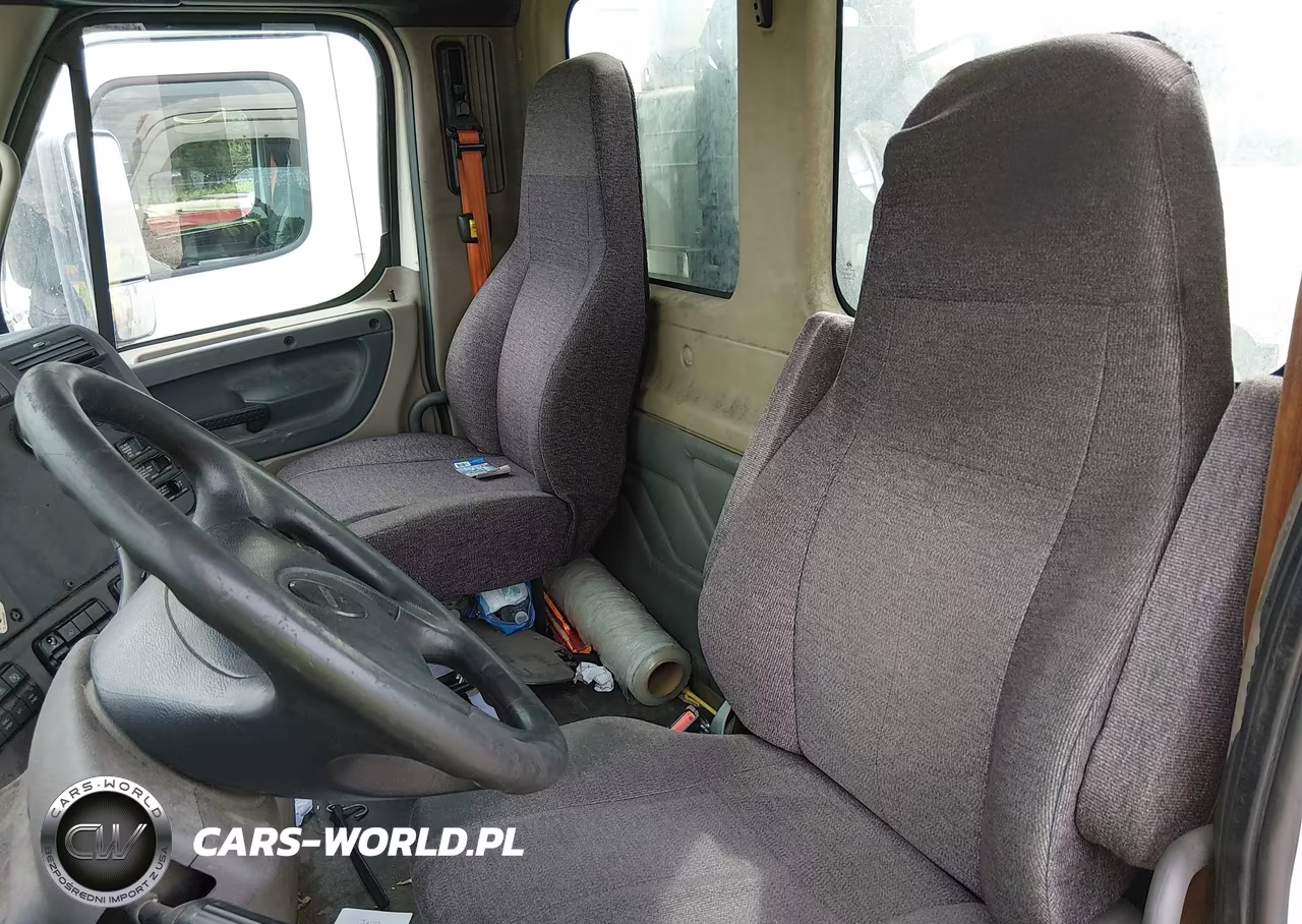 2013 Freightliner Cascadia 113 VIN:3AKJGBDV7DSFE2374 - 7