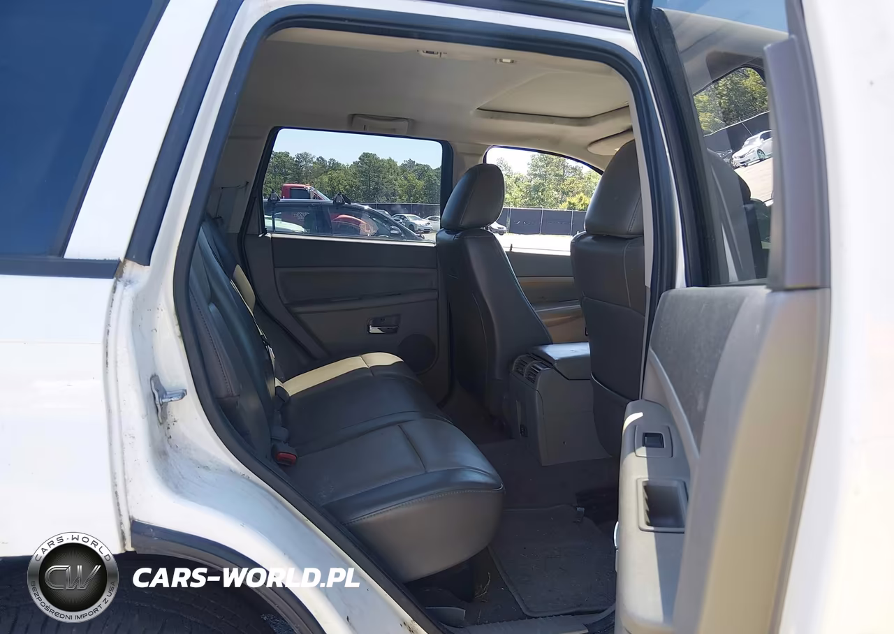 2010 Jeep Grand Cherokee Laredo VIN:1J4PS4GK5AC144001 - 8