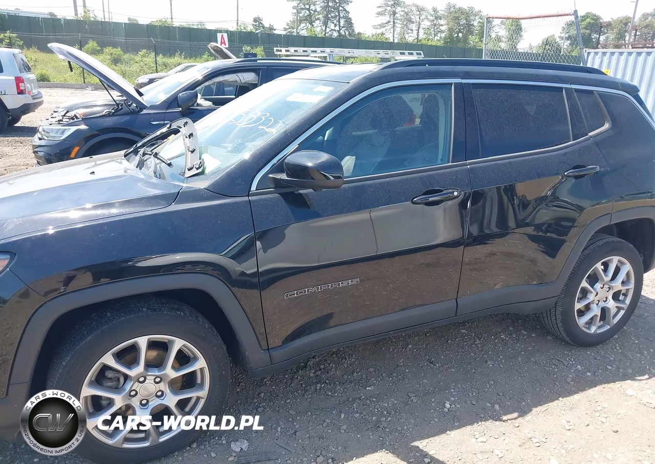 2022 Jeep Compass Latitude Lux 4X4 VIN:3C4NJDFB0NT221398 - 14