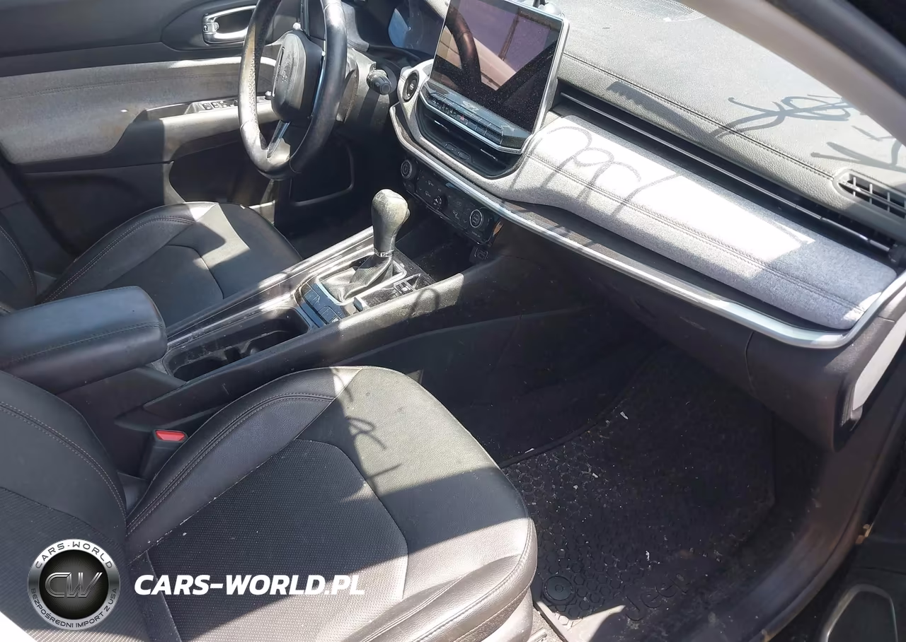 2022 Jeep Compass Latitude Lux 4X4 VIN:3C4NJDFB0NT221398 - 5