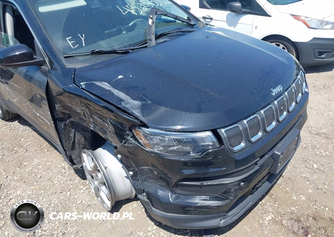 2022 Jeep Compass Latitude Lux 4X4 VIN:3C4NJDFB0NT221398 - 6