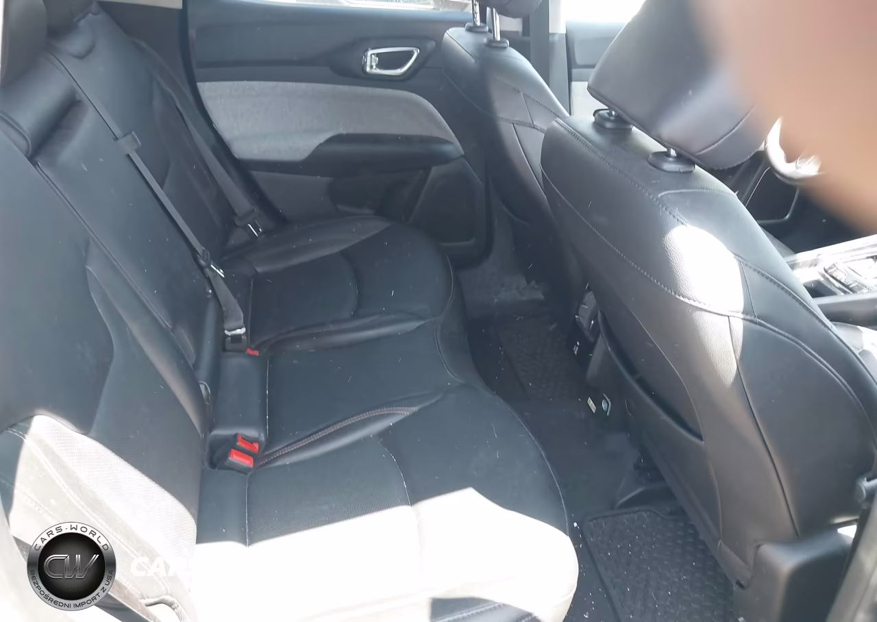 2022 Jeep Compass Latitude Lux 4X4 VIN:3C4NJDFB0NT221398 - 8