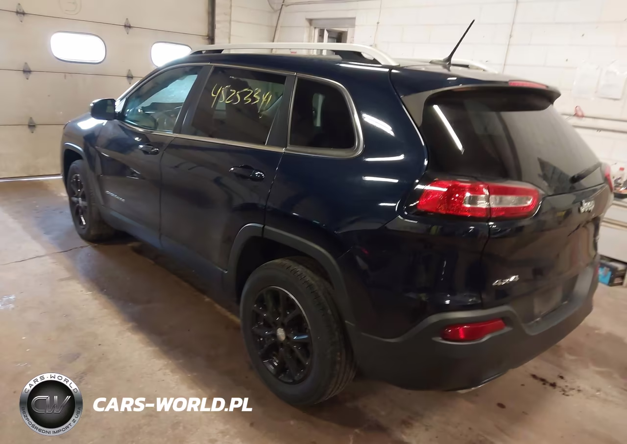 2015 Jeep Cherokee Latitude VIN:1C4PJMCSXFW501242 - 3