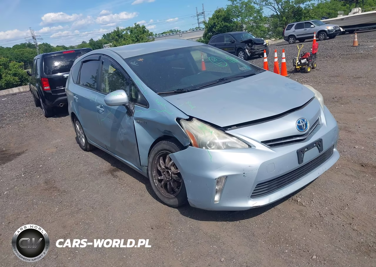 2013 Toyota Prius V Three – zdjęcie 1 z 16