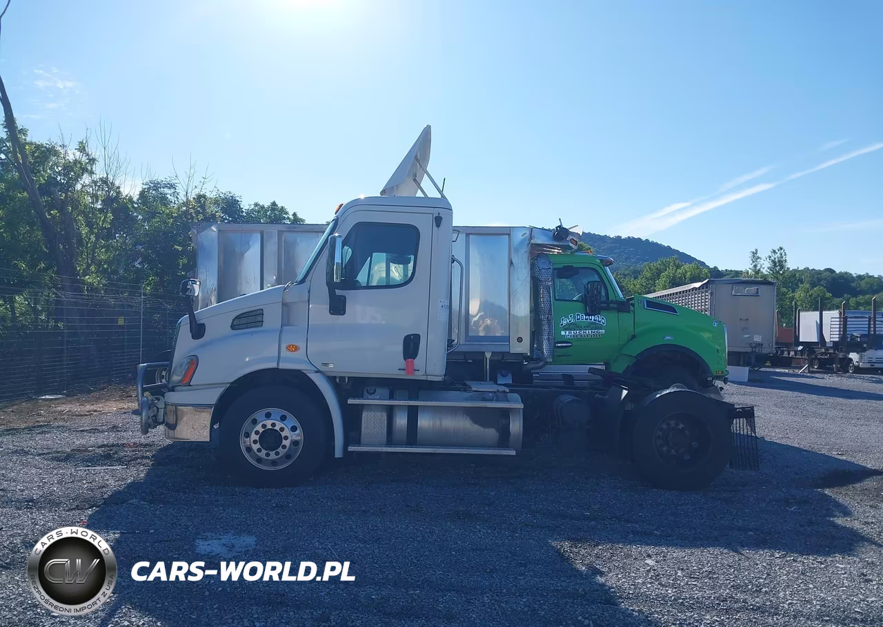 2012 Freightliner Cascadia 113 VIN:1FUBGADV9CSBS4949 - 15