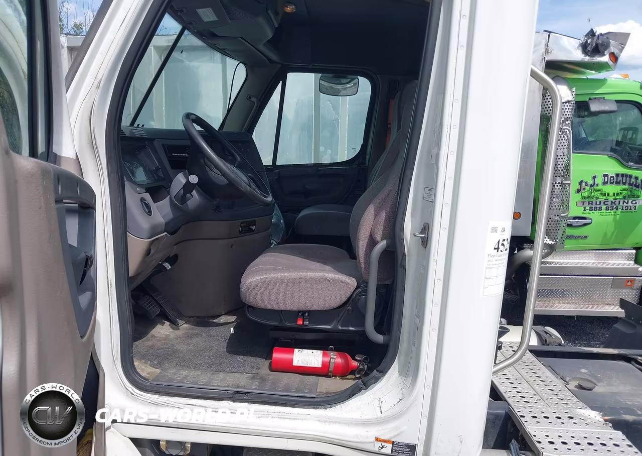 2012 Freightliner Cascadia 113 VIN:1FUBGADV9CSBS4949 - 17