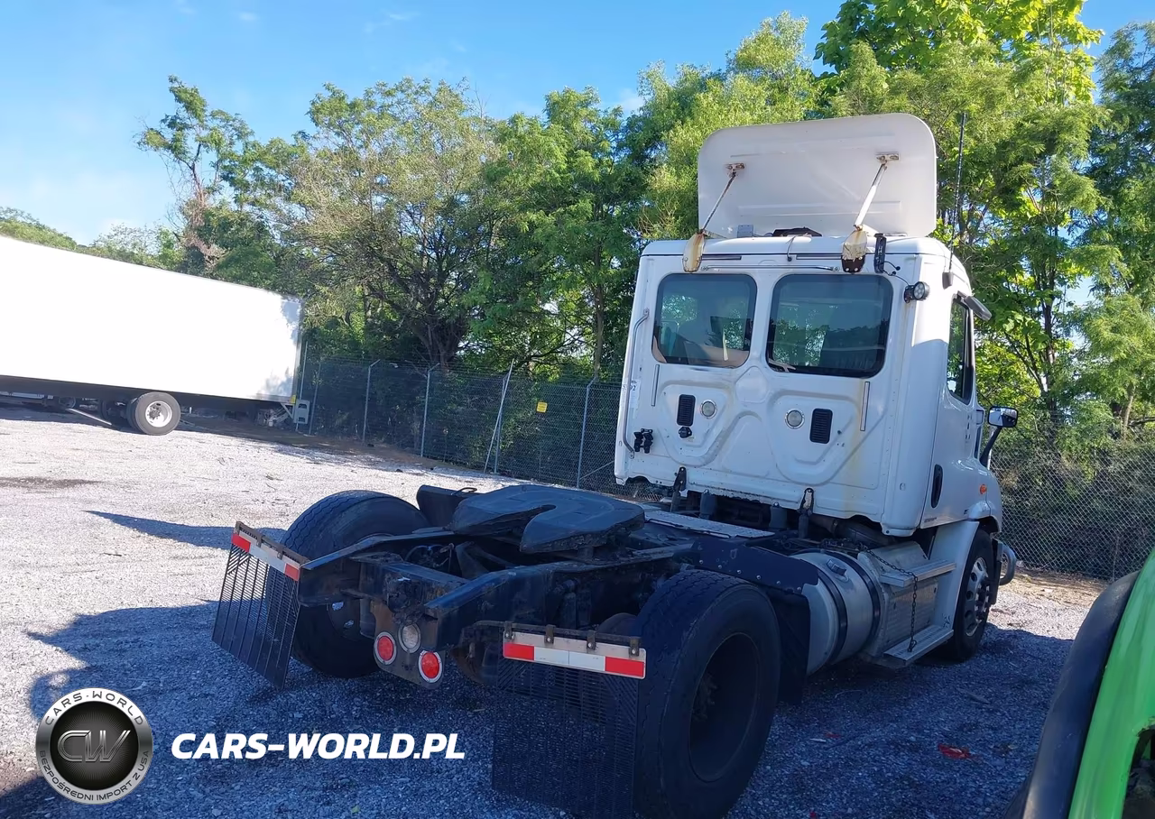 2012 Freightliner Cascadia 113 VIN:1FUBGADV9CSBS4949 - 4
