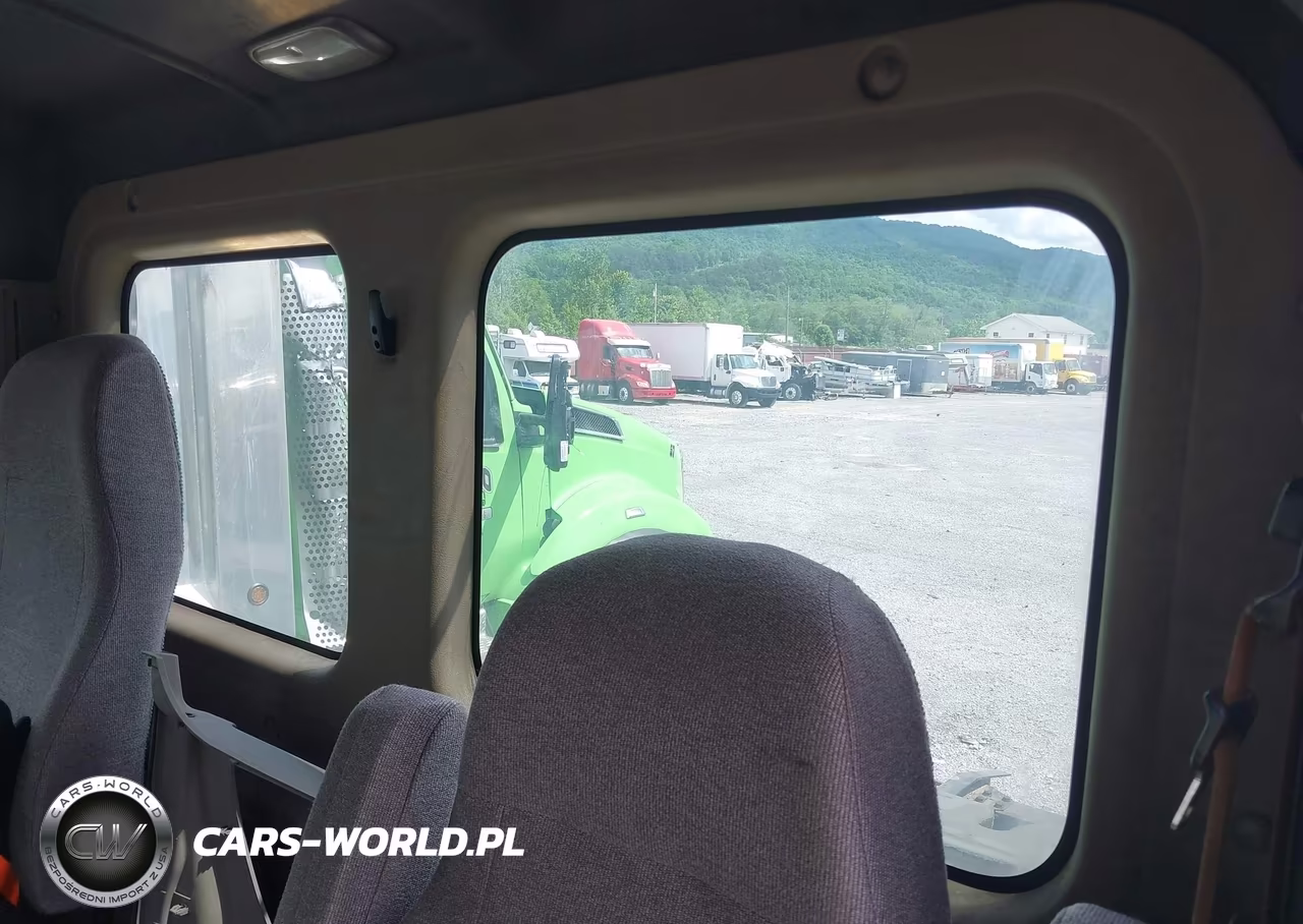 2012 Freightliner Cascadia 113 VIN:1FUBGADV9CSBS4949 - 6