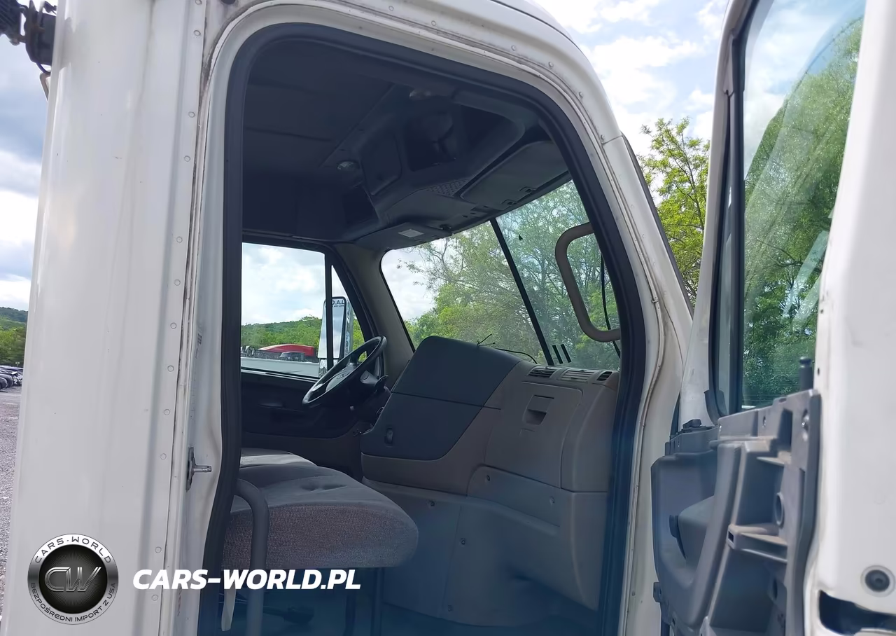 2012 Freightliner Cascadia 113 VIN:1FUBGADV9CSBS4949 - 7