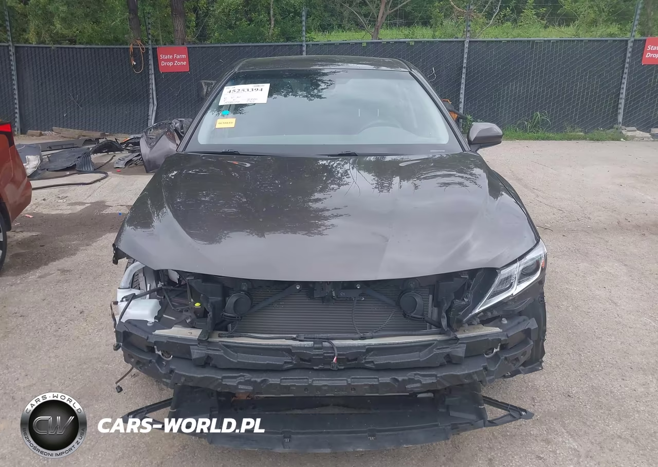 2018 Toyota Camry Le VIN:JTNB11HK5J3068209 - 13