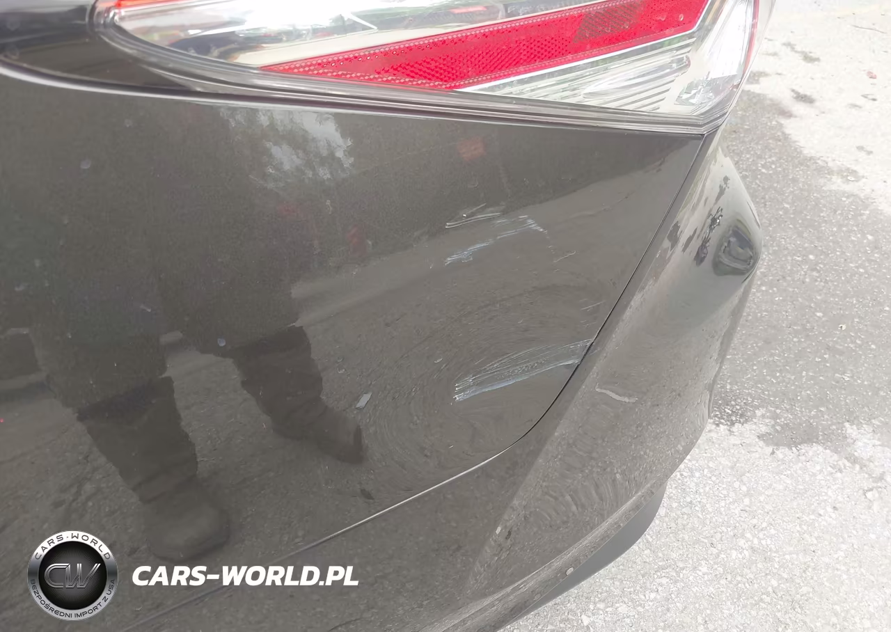 2018 Toyota Camry Le VIN:JTNB11HK5J3068209 - 19