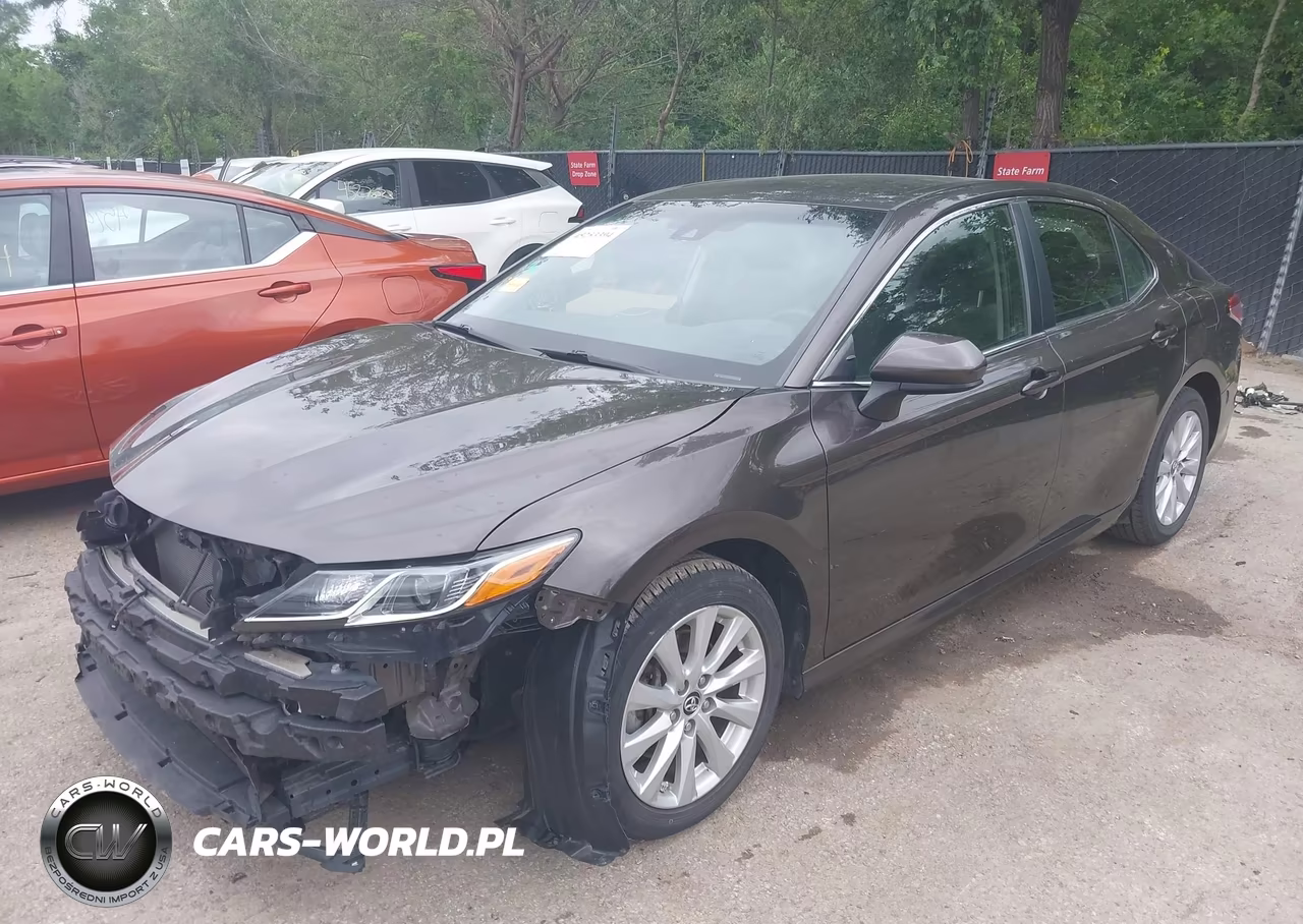 2018 Toyota Camry Le VIN:JTNB11HK5J3068209 - 2
