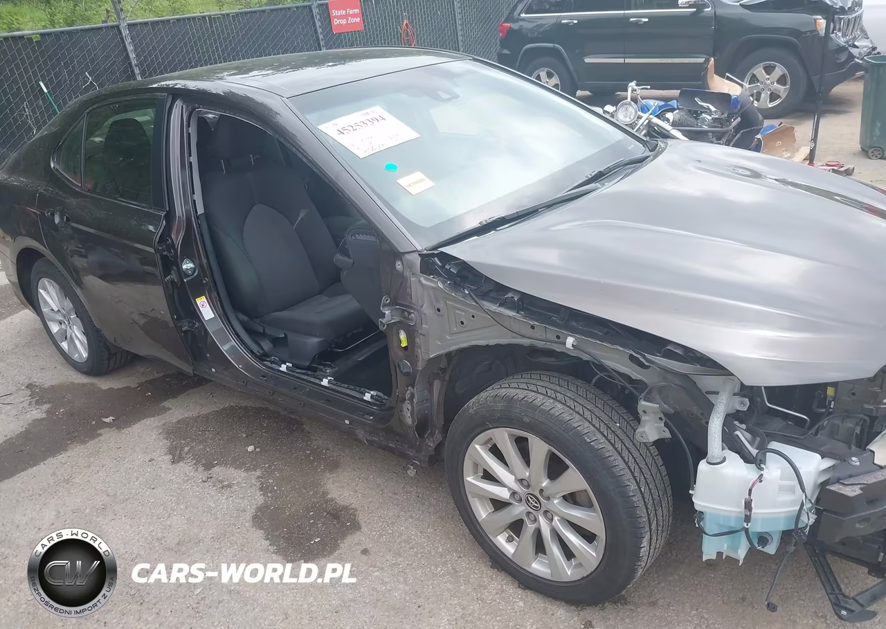 2018 Toyota Camry Le VIN:JTNB11HK5J3068209 - 6