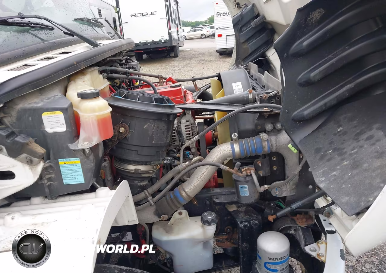 2019 Freightliner M2 106 VIN:1FVACXFC4KHKK4533 - 13