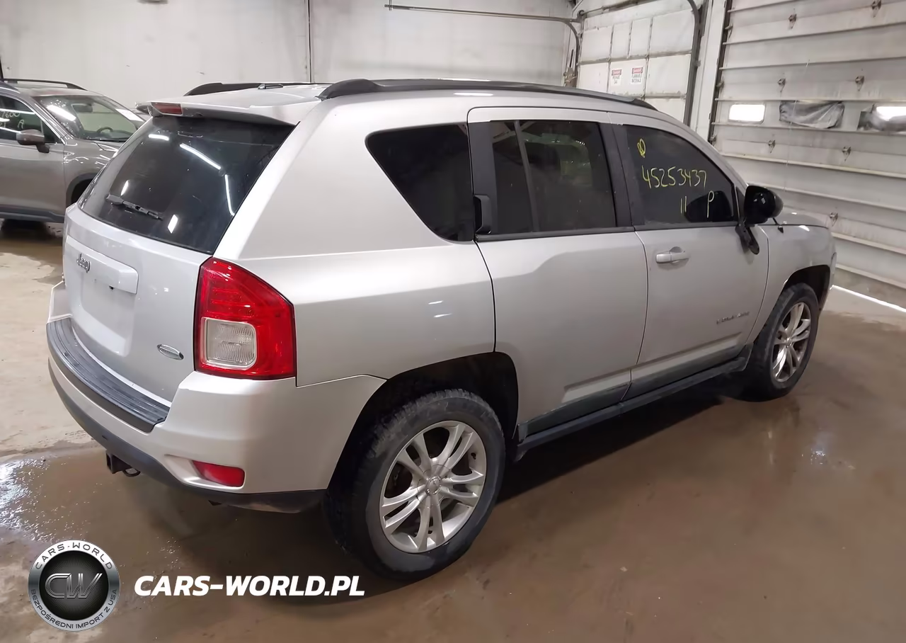 2011 Jeep Compass VIN:1J4NF1FB4BD197165 - 4