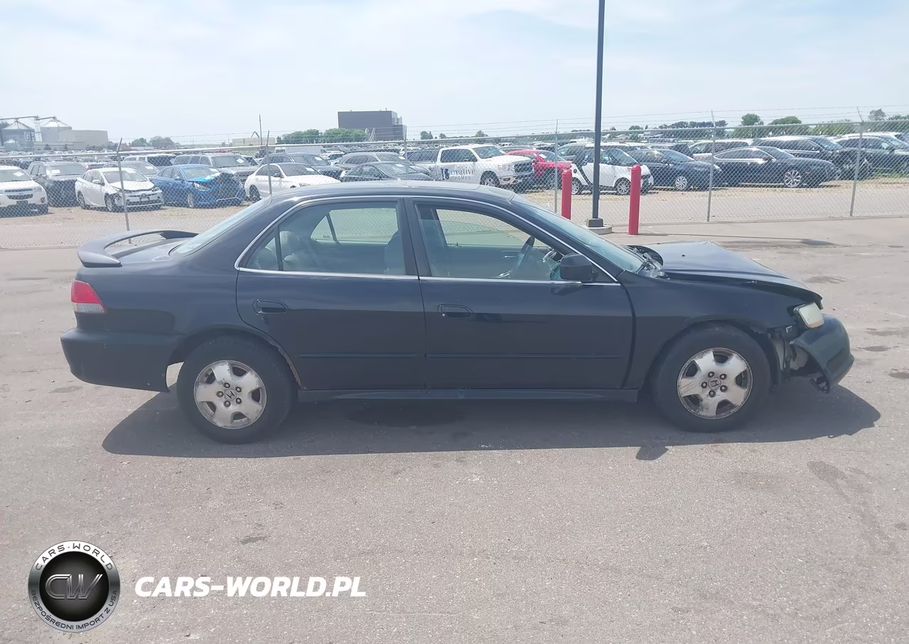 2002 Honda Accord 3.0 Ex VIN:1HGCG16572A083913 - 13